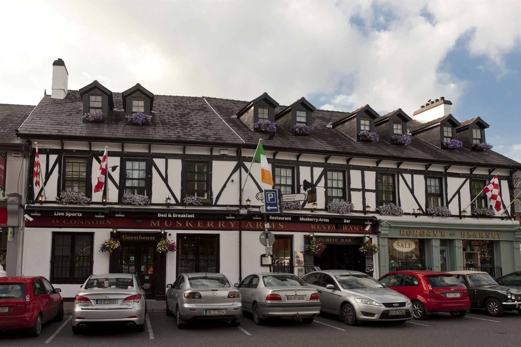 Muskerry Arms Bar And B&B Blarney Exterior foto